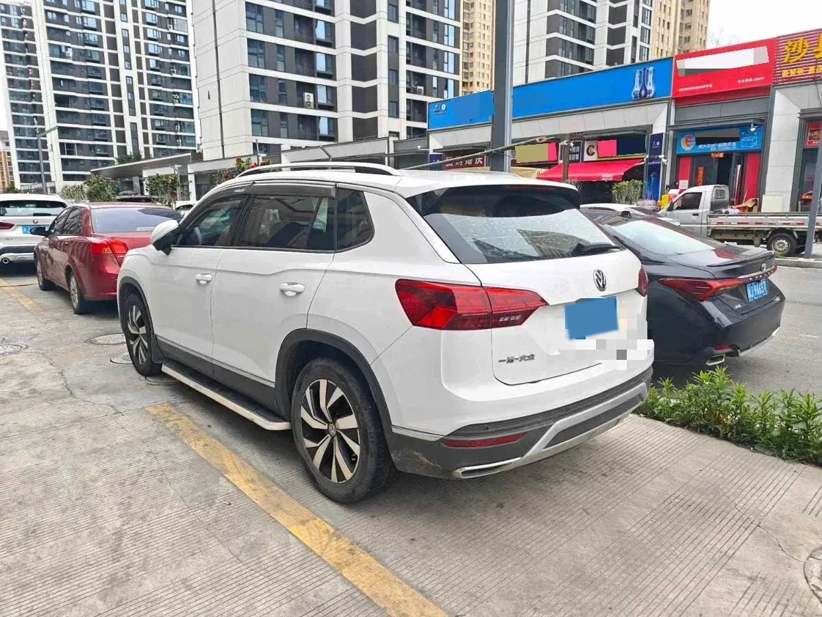 2019 Jeep Cherokee 2.0T 234HP L4 9AT,autocango,china used car exporter,china ev exporter,chinese used car exporter,chinese used ev exporter