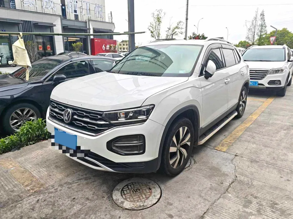 2019 Jeep Cherokee 2.0T 234HP L4 9AT,autocango,china used car exporter,china ev exporter,chinese used car exporter,chinese used ev exporter