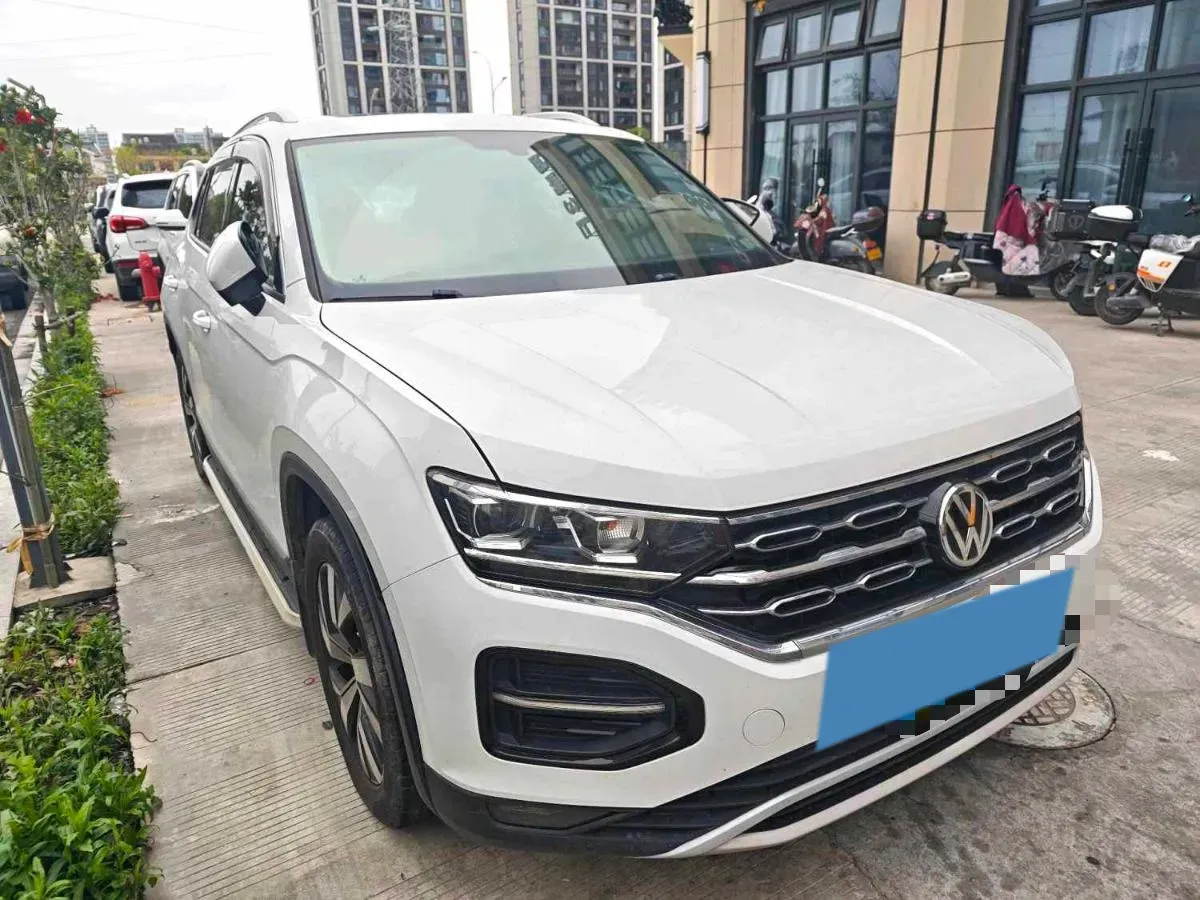 2019 Jeep Cherokee 2.0T 234HP L4 9AT,autocango,china used car exporter,china ev exporter,chinese used car exporter,chinese used ev exporter