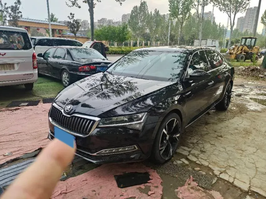 2021 Skoda Superb 1.4T 150HP L4 7DCT,autocango,china used car exporter,china ev exporter,chinese used car exporter,chinese used ev exporter