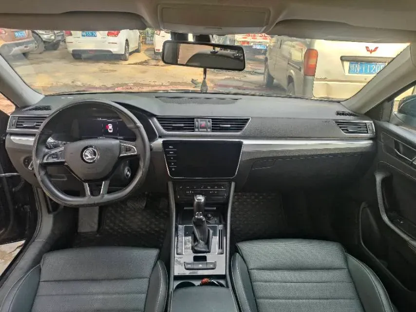 2021 Skoda Superb 1.4T 150HP L4 7DCT,autocango,china used car exporter,china ev exporter,chinese used car exporter,chinese used ev exporter