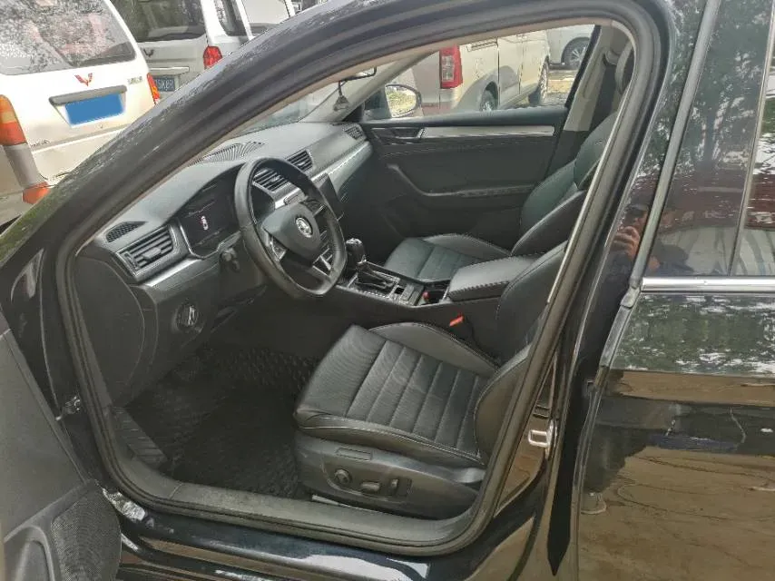 2021 Skoda Superb 1.4T 150HP L4 7DCT,autocango,china used car exporter,china ev exporter,chinese used car exporter,chinese used ev exporter