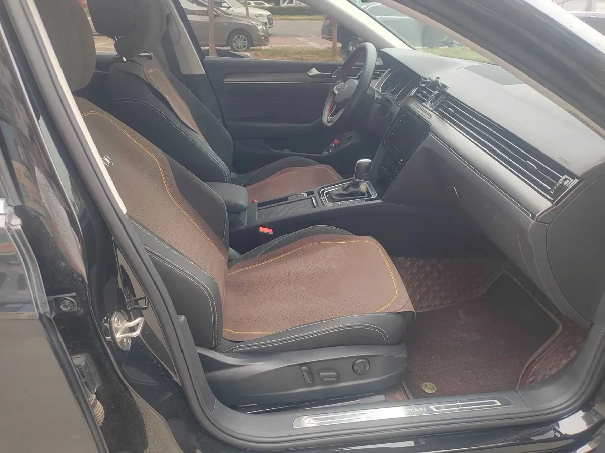 2021 Volkswagen Magotan 2.0T 186HP L4 7DCT,autocango,china used car exporter,china ev exporter,chinese used car exporter,chinese used ev exporter