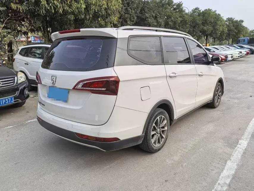 2019 BaoJun 730 1.5T 151HP L4 CVT,autocango,china used car exporter,china ev exporter,chinese used car exporter,chinese used ev exporter