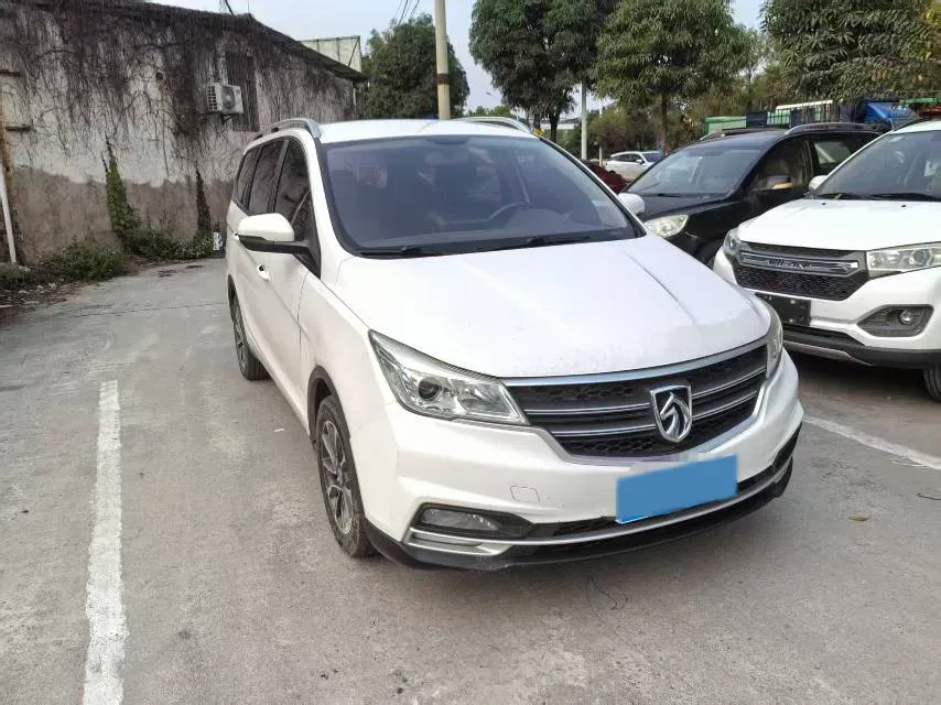 2019 BaoJun 730 1.5T 151HP L4 CVT,autocango,china used car exporter,china ev exporter,chinese used car exporter,chinese used ev exporter