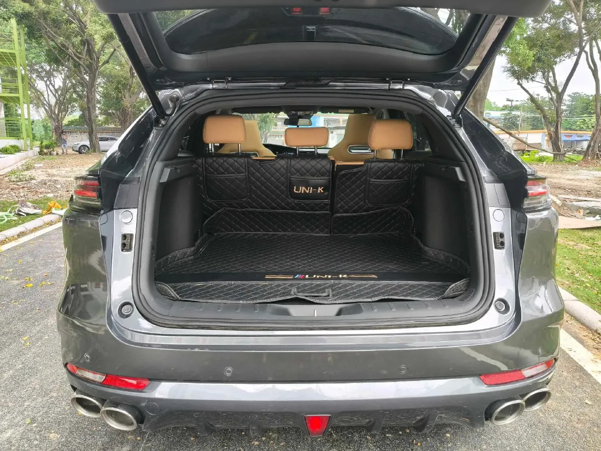 2021 ChangAn UNI-K 2.0T 233HP L4 8AT,autocango,china used car exporter,china ev exporter,chinese used car exporter,chinese used ev exporter