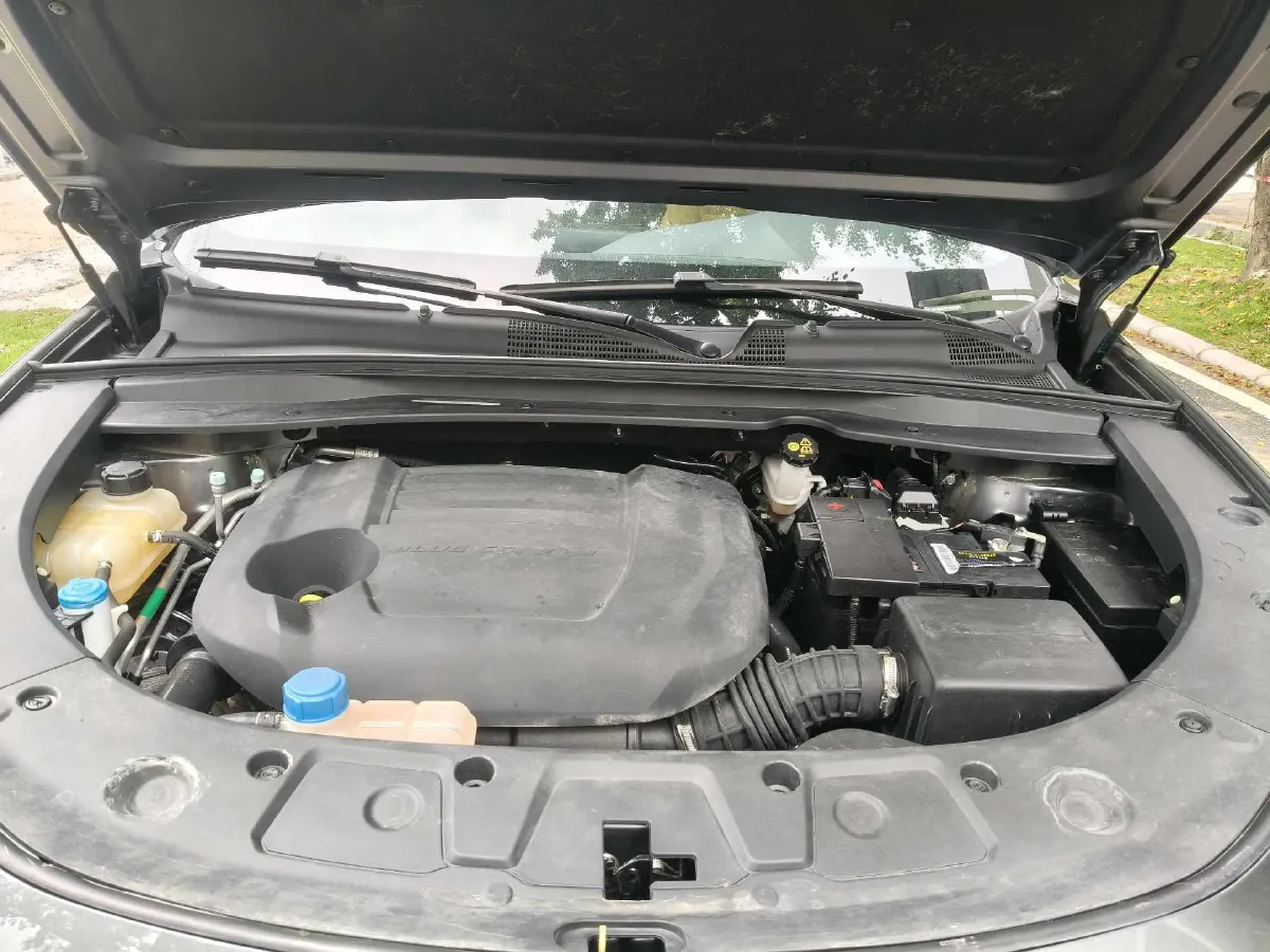 2021 ChangAn UNI-K 2.0T 233HP L4 8AT,autocango,china used car exporter,china ev exporter,chinese used car exporter,chinese used ev exporter