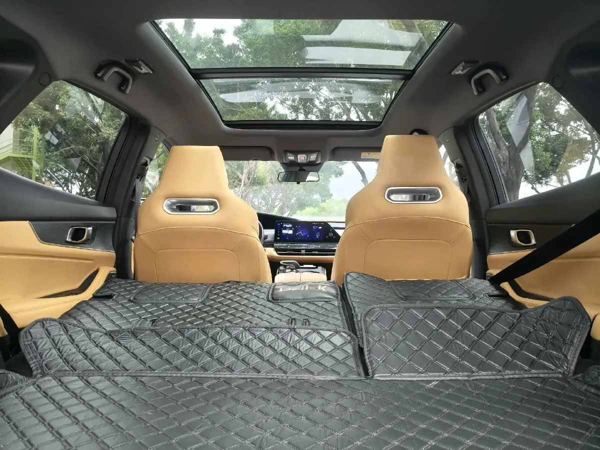 2021 ChangAn UNI-K 2.0T 233HP L4 8AT,autocango,china used car exporter,china ev exporter,chinese used car exporter,chinese used ev exporter