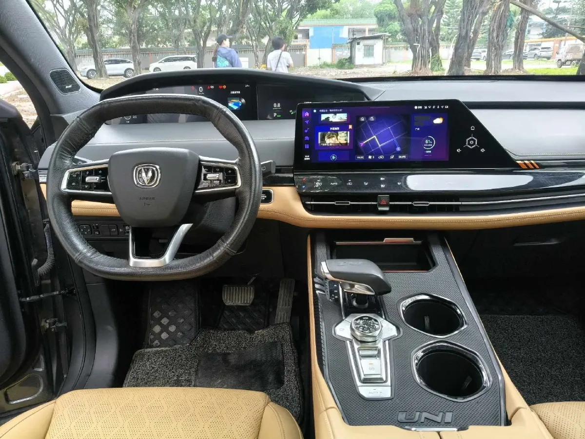 2021 ChangAn UNI-K 2.0T 233HP L4 8AT,autocango,china used car exporter,china ev exporter,chinese used car exporter,chinese used ev exporter
