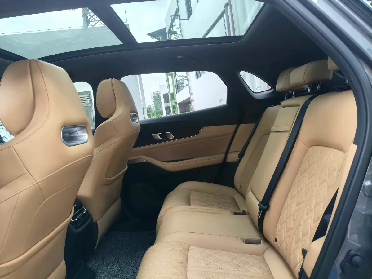 2021 ChangAn UNI-K 2.0T 233HP L4 8AT,autocango,china used car exporter,china ev exporter,chinese used car exporter,chinese used ev exporter