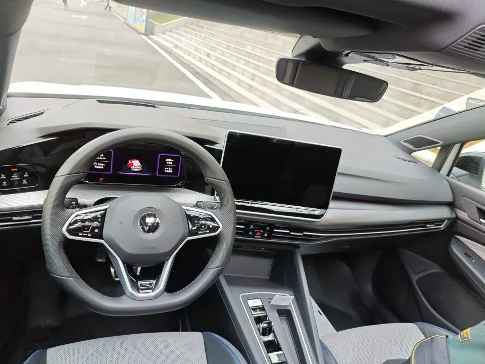 2025 Volkswagen Golf 1.5T 160HP L4 7DCT,autocango,china used car exporter,china ev exporter,chinese used car exporter,chinese used ev exporter