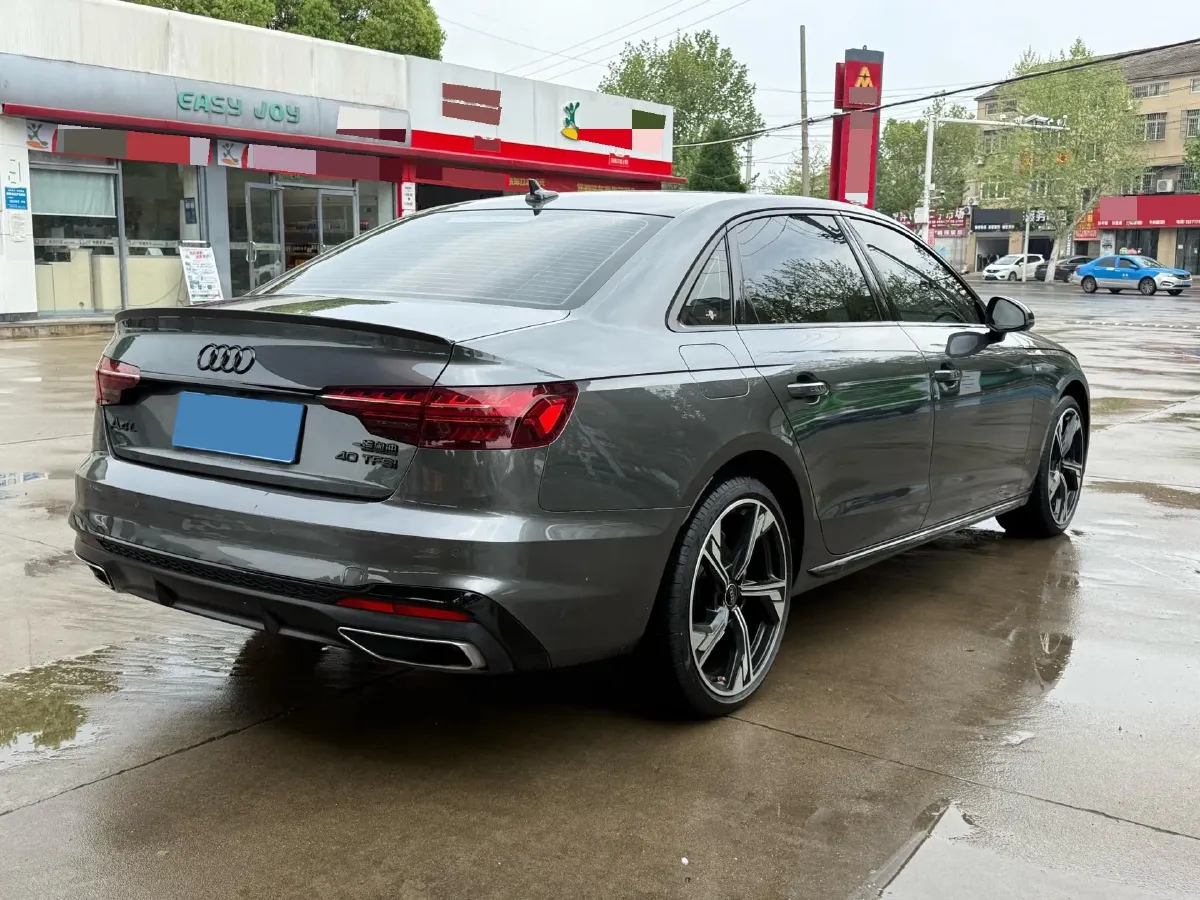 2024 Audi A4L 2.0T 190HP L4 7DCT,autocango,china used car exporter,china ev exporter,chinese used car exporter,chinese used ev exporter