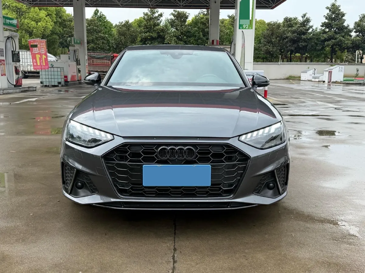 2024 Audi A4L 2.0T 190HP L4 7DCT,autocango,china used car exporter,china ev exporter,chinese used car exporter,chinese used ev exporter