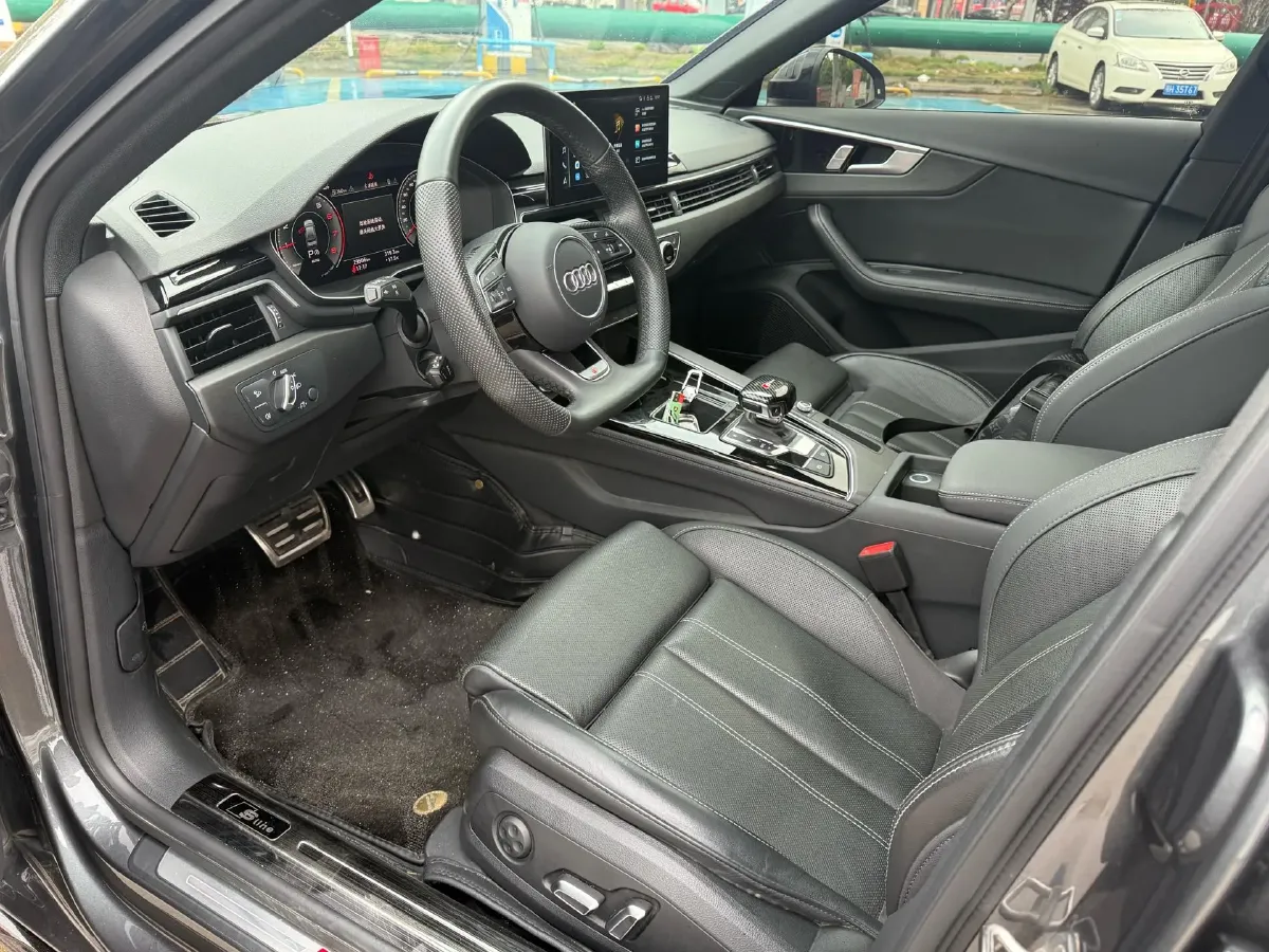 2024 Audi A4L 2.0T 190HP L4 7DCT,autocango,china used car exporter,china ev exporter,chinese used car exporter,chinese used ev exporter