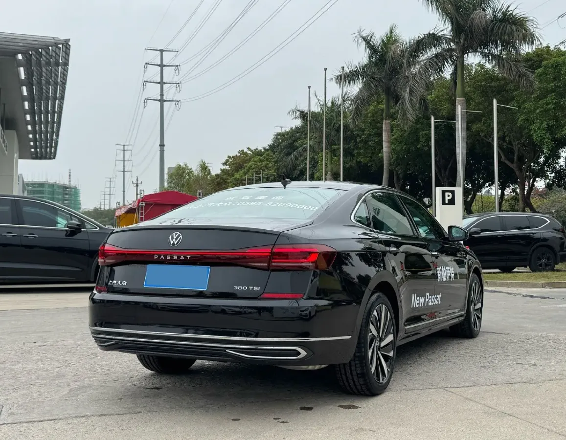 2024 Volkswagen Passat 2.0T 220HP L4 7DCT,autocango,china used car exporter,china ev exporter,chinese used car exporter,chinese used ev exporter