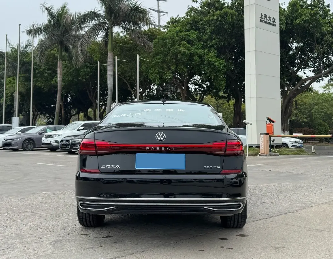 2024 Volkswagen Passat 2.0T 220HP L4 7DCT,autocango,china used car exporter,china ev exporter,chinese used car exporter,chinese used ev exporter