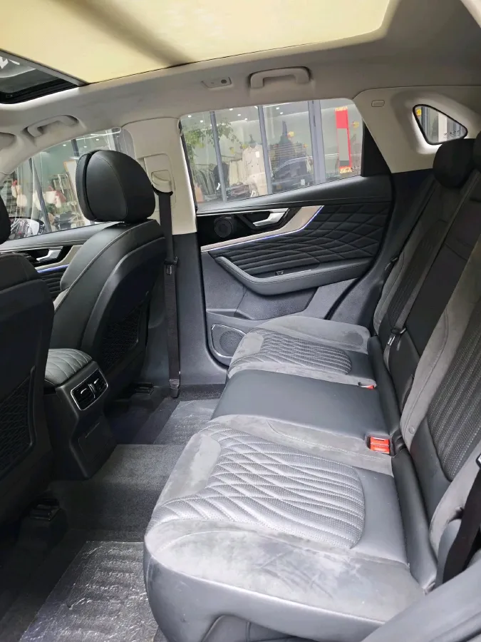 2022 HongQi HS5 2.0T 224HP L4 6AT,autocango,china used car exporter,china ev exporter,chinese used car exporter,chinese used ev exporter