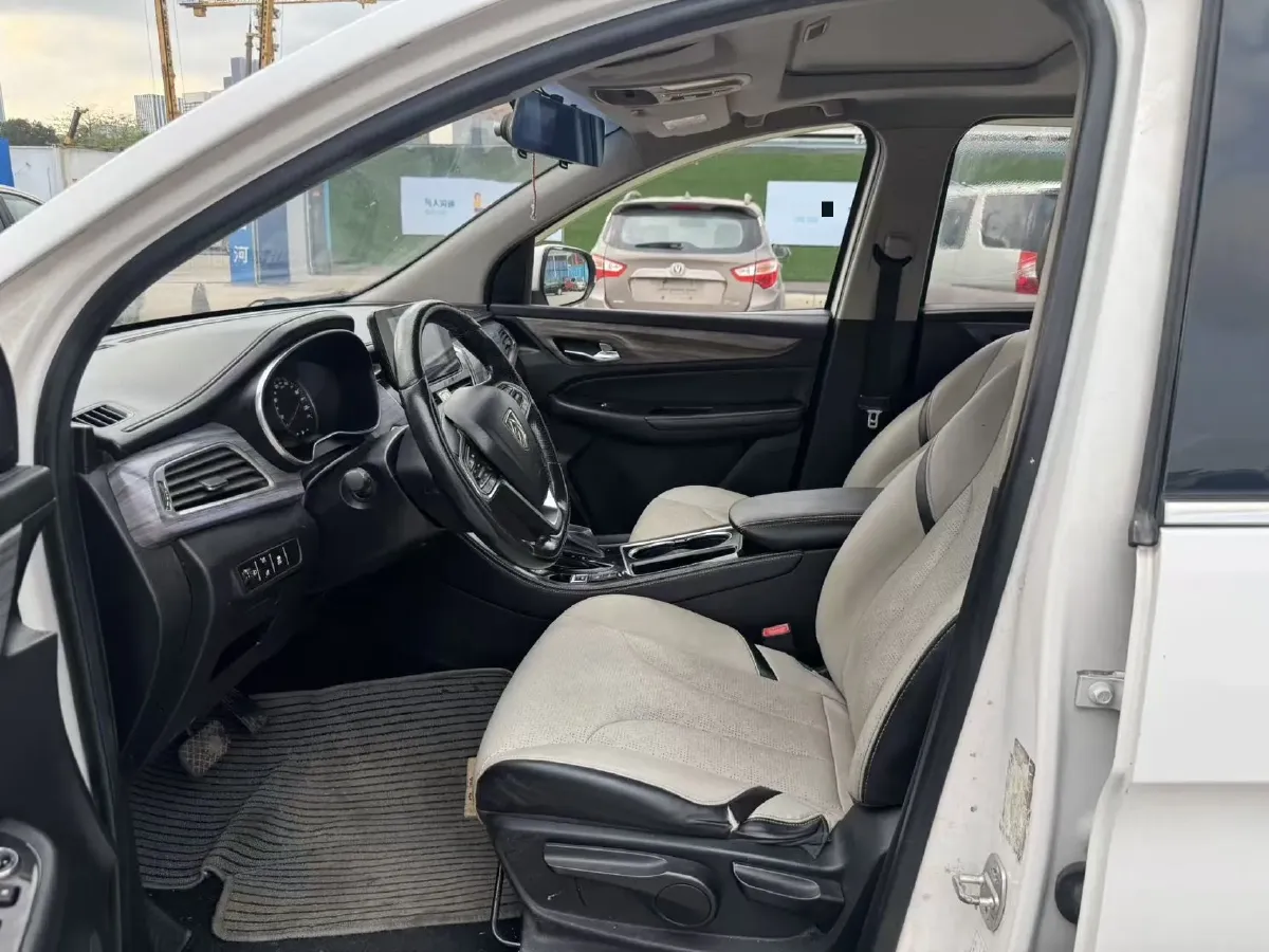 2017 BaoJun 730 1.5T 150HP L4 6DCT,autocango,china used car exporter,china ev exporter,chinese used car exporter,chinese used ev exporter