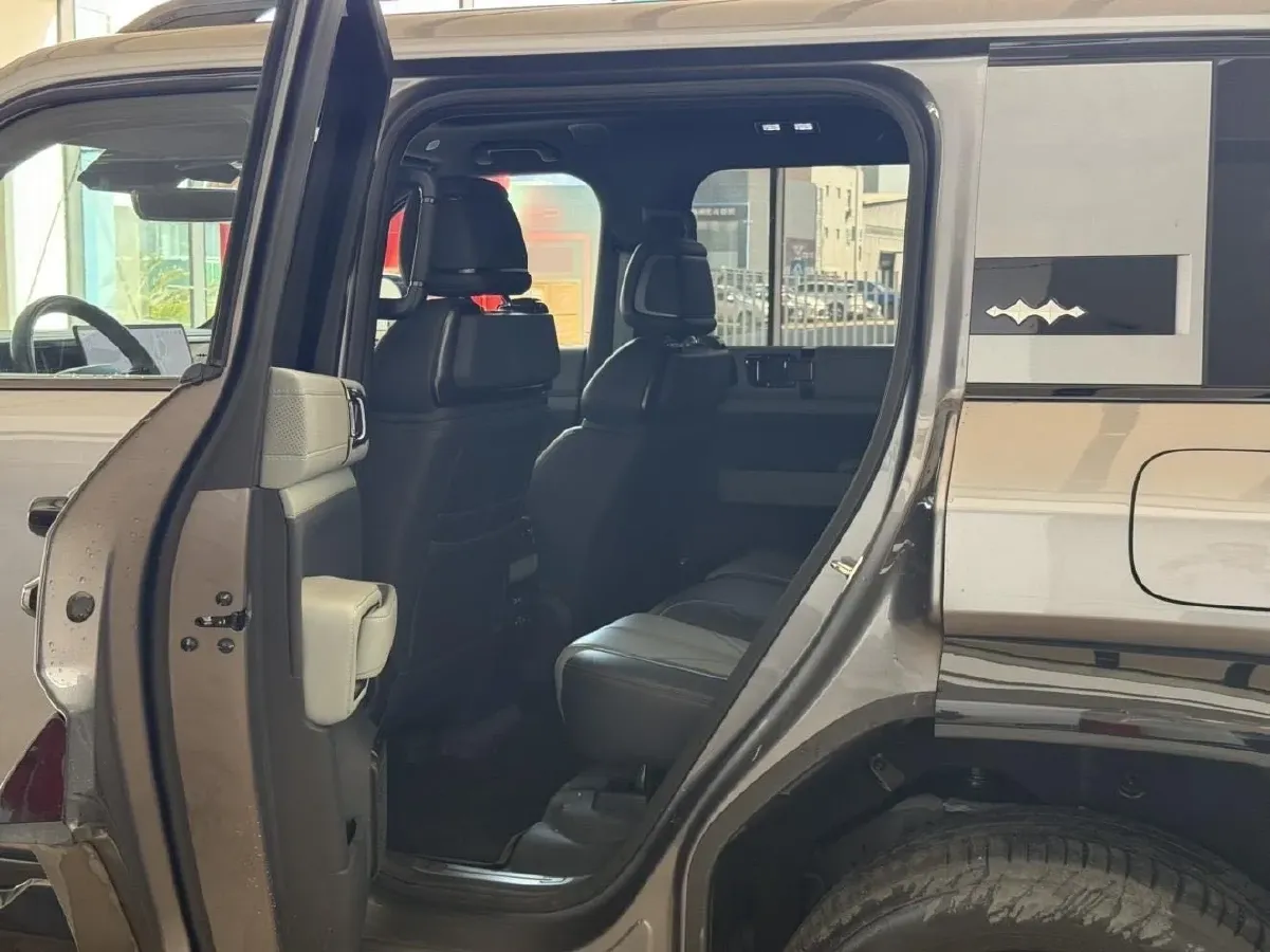 2023 FangChengBao Bao 5 1.5T 194HP L4 E-CVT PHEV 31.8KWH,autocango,china used car exporter,china ev exporter,chinese used car exporter,chinese used ev exporter