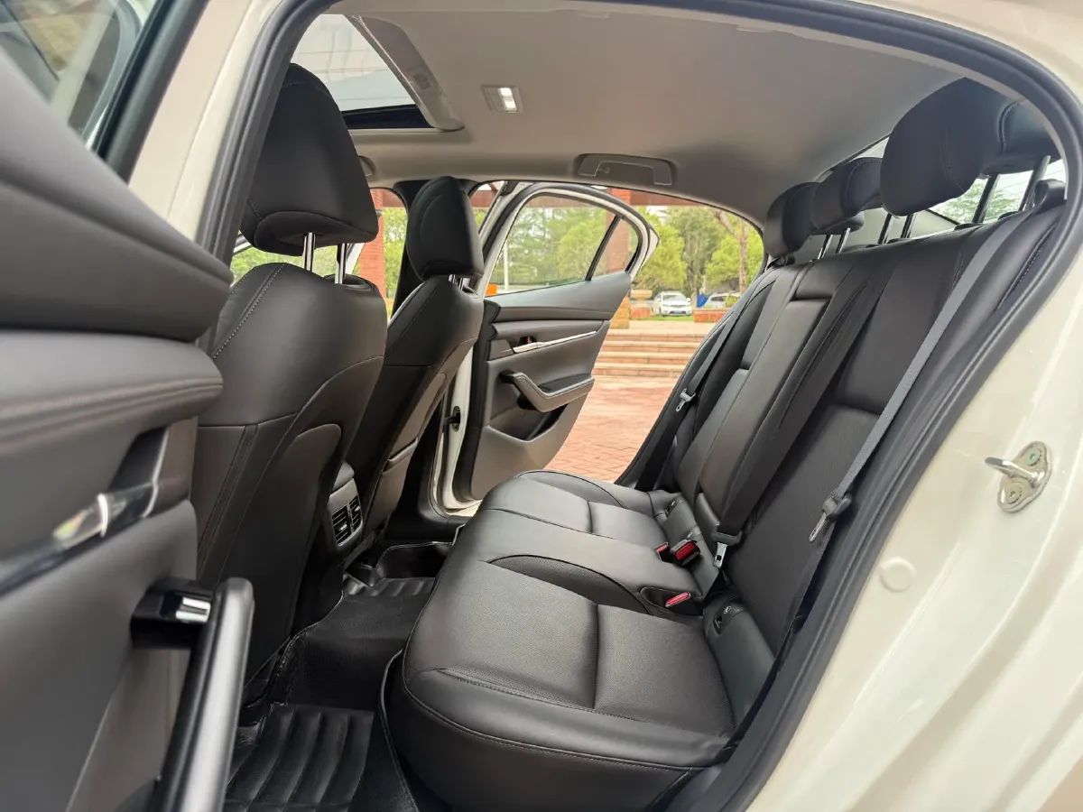 2022 Mazda 3 Axela 2.0L 158HP L4 6AT,autocango,china used car exporter,china ev exporter,chinese used car exporter,chinese used ev exporter