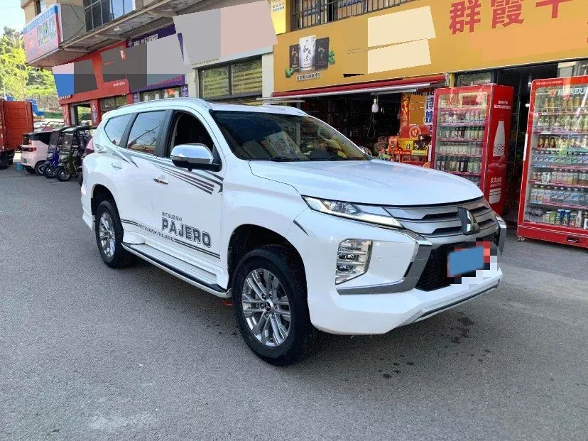 2020 Mitsubishi Pajero 3.0L 209HP V6 8AT,autocango,china used car exporter,china ev exporter,chinese used car exporter,chinese used ev exporter