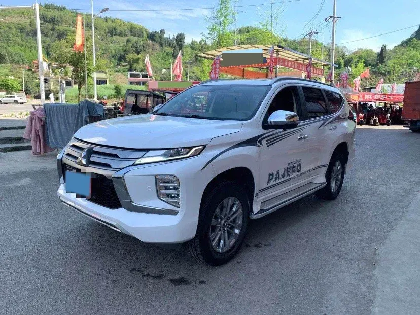 2020 Mitsubishi Pajero 3.0L 209HP V6 8AT,autocango,china used car exporter,china ev exporter,chinese used car exporter,chinese used ev exporter