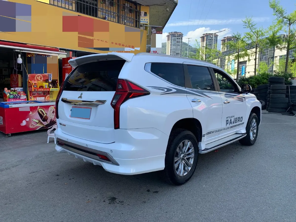 2020 Mitsubishi Pajero 3.0L 209HP V6 8AT,autocango,china used car exporter,china ev exporter,chinese used car exporter,chinese used ev exporter