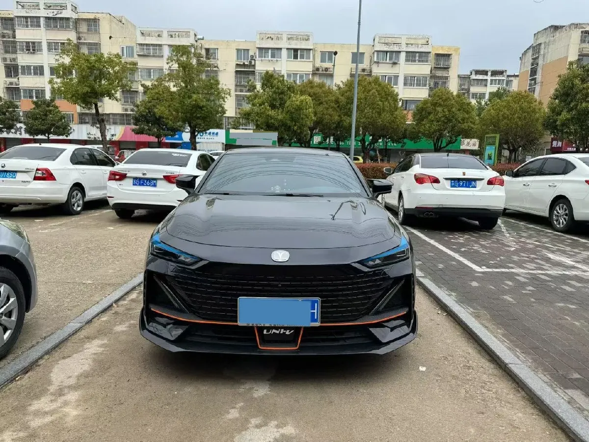 2023 ChangAn UNI-V 1.5T 188HP L4 7DCT,autocango,china used car exporter,china ev exporter,chinese used car exporter,chinese used ev exporter