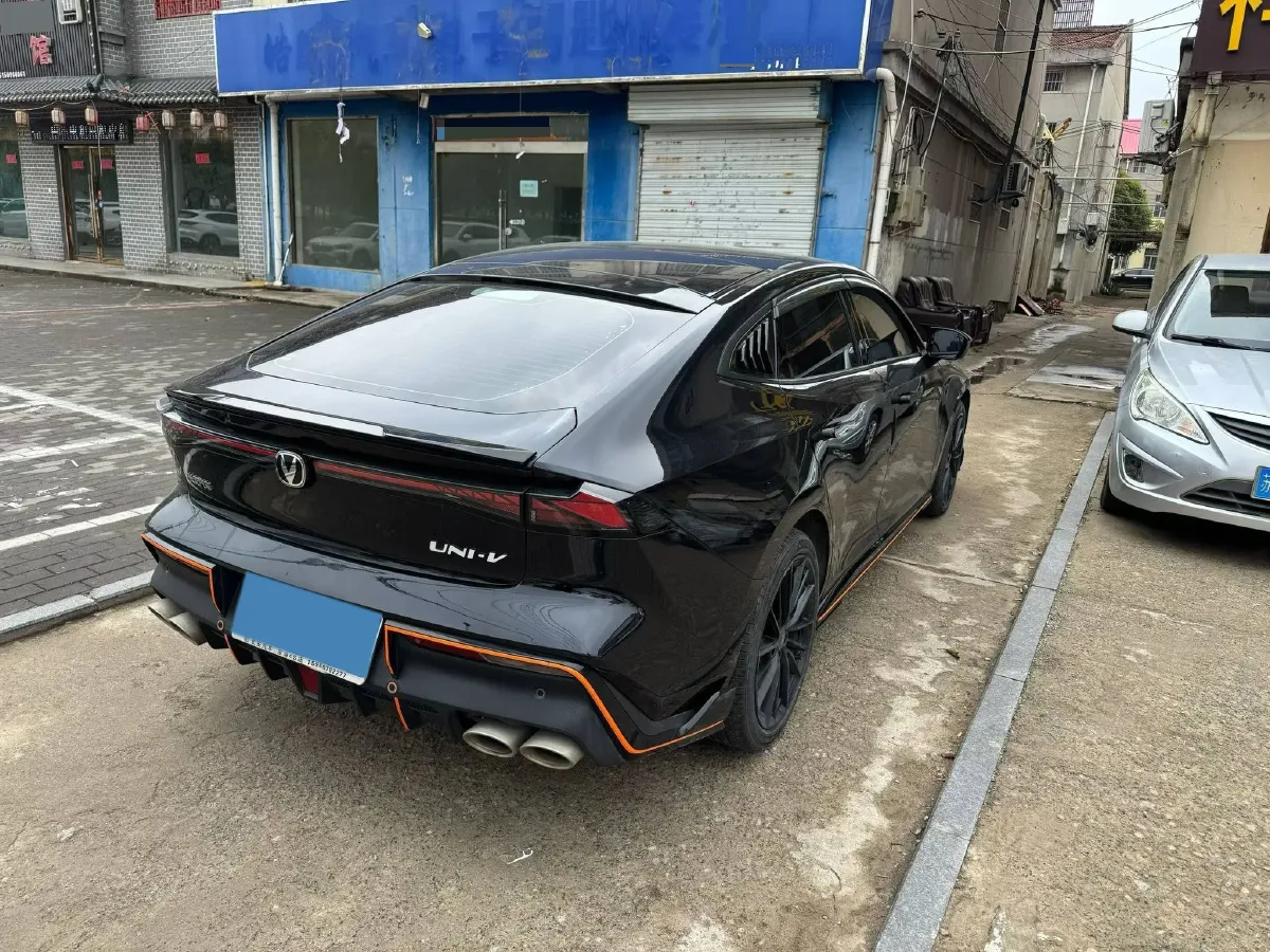 2023 ChangAn UNI-V 1.5T 188HP L4 7DCT,autocango,china used car exporter,china ev exporter,chinese used car exporter,chinese used ev exporter