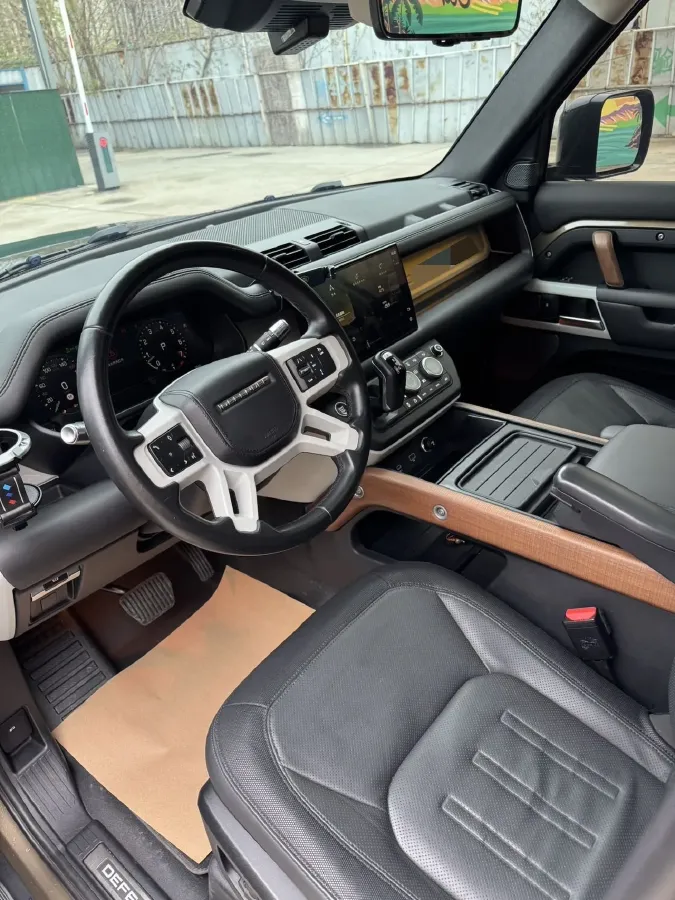 2022 Land Rover Defender 3.0T 400HP L6 8AT,autocango,china used car exporter,china ev exporter,chinese used car exporter,chinese used ev exporter