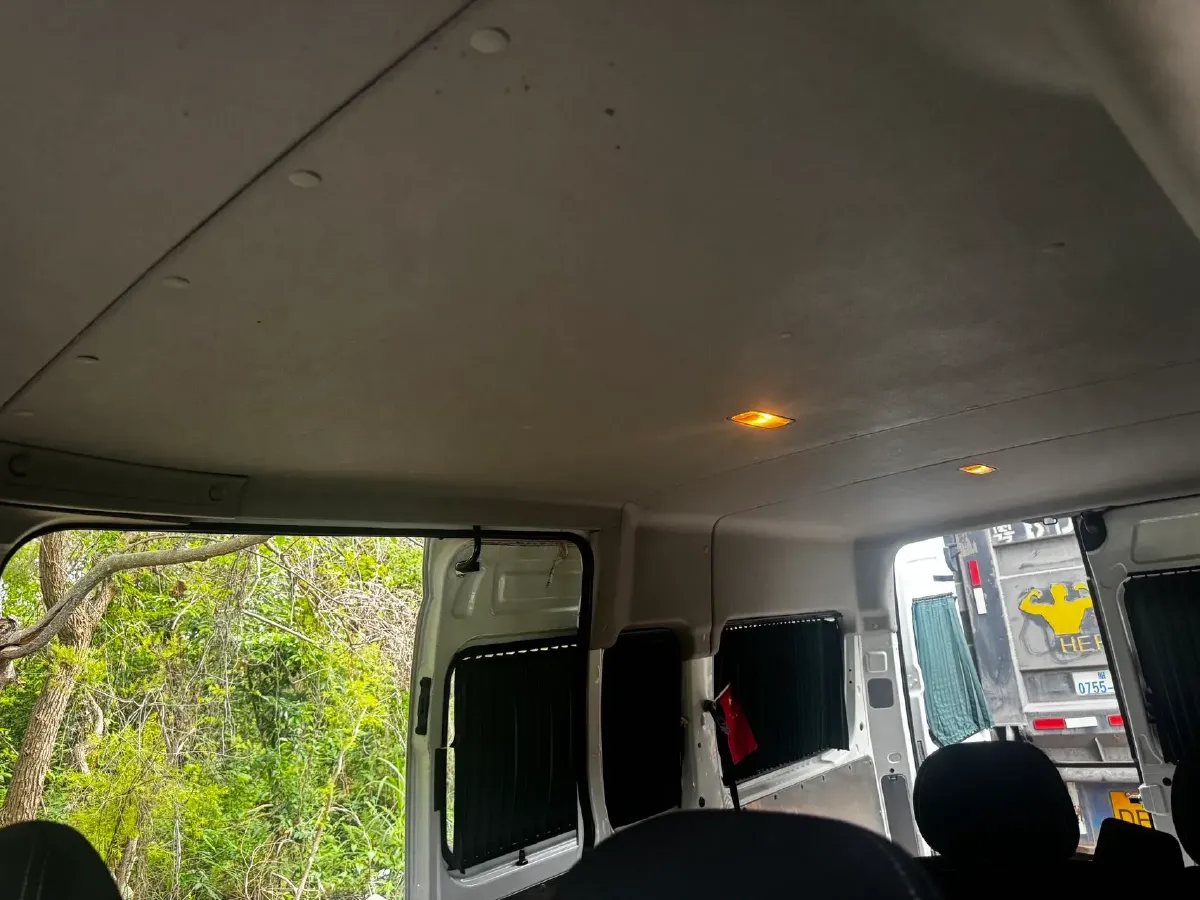 2021 MAXUS XinTu V80 2.0T 127HP L4 6MT,autocango,china used car exporter,china ev exporter,chinese used car exporter,chinese used ev exporter