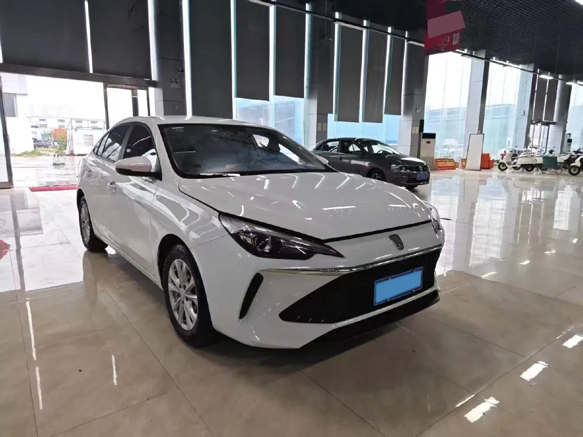 2026 Roewe i5 1.5L 129HP L4 5MT,autocango,china used car exporter,china ev exporter,chinese used car exporter,chinese used ev exporter