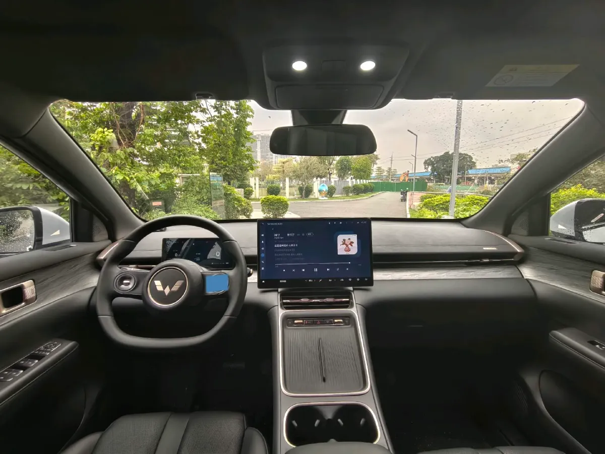 2024 WuLing XingGuangS 1.5L 106HP L4 E-CVT PHEV 20.5KWH,autocango,china used car exporter,china ev exporter,chinese used car exporter,chinese used ev exporter