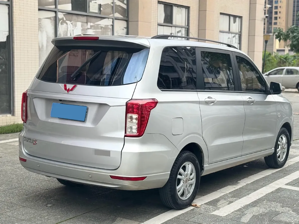 2018 WuLing HongGuang 1.5L 105HP L4 5MT,autocango,china used car exporter,china ev exporter,chinese used car exporter,chinese used ev exporter