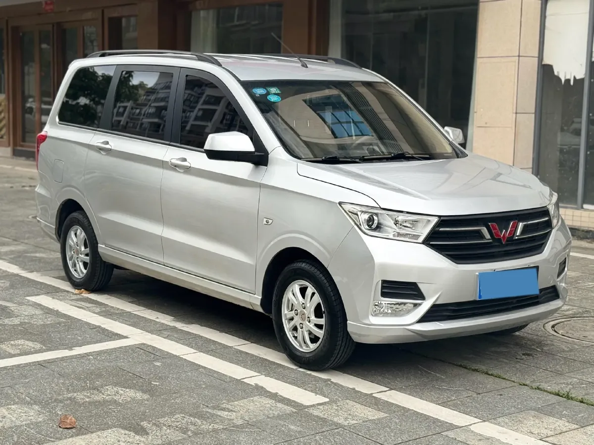 2018 WuLing HongGuang 1.5L 105HP L4 5MT,autocango,china used car exporter,china ev exporter,chinese used car exporter,chinese used ev exporter