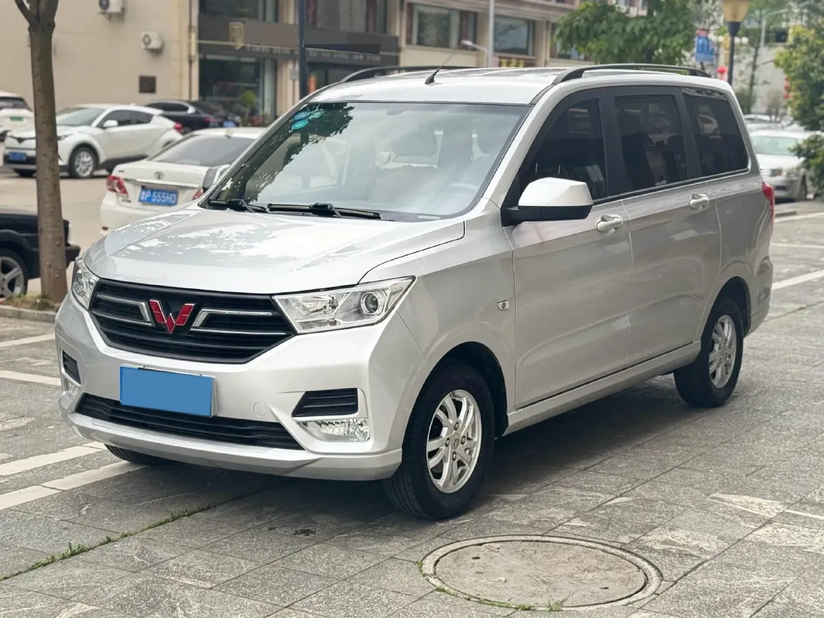 2018 WuLing HongGuang 1.5L 105HP L4 5MT,autocango,china used car exporter,china ev exporter,chinese used car exporter,chinese used ev exporter