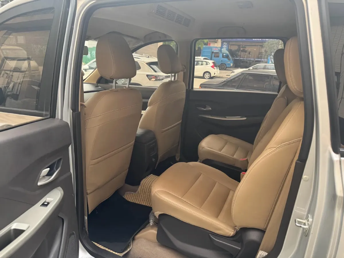 2018 WuLing HongGuang 1.5L 105HP L4 5MT,autocango,china used car exporter,china ev exporter,chinese used car exporter,chinese used ev exporter