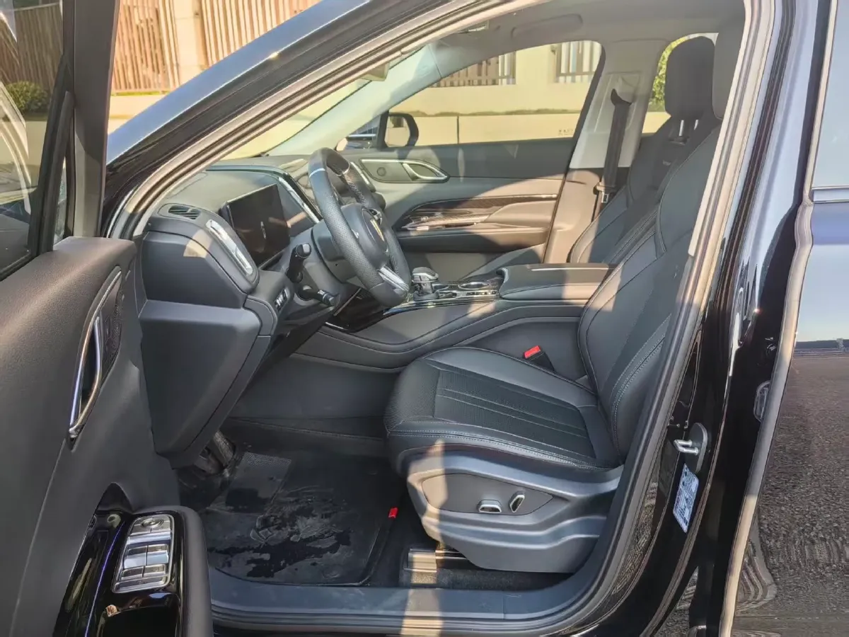 2023 HongQi HS3 1.5T 169HP L4 7DCT,autocango,china used car exporter,china ev exporter,chinese used car exporter,chinese used ev exporter