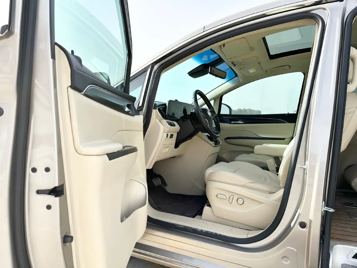 2023 Buick GL8 2.0T 237HP L4 9AT,autocango,china used car exporter,china ev exporter,chinese used car exporter,chinese used ev exporter