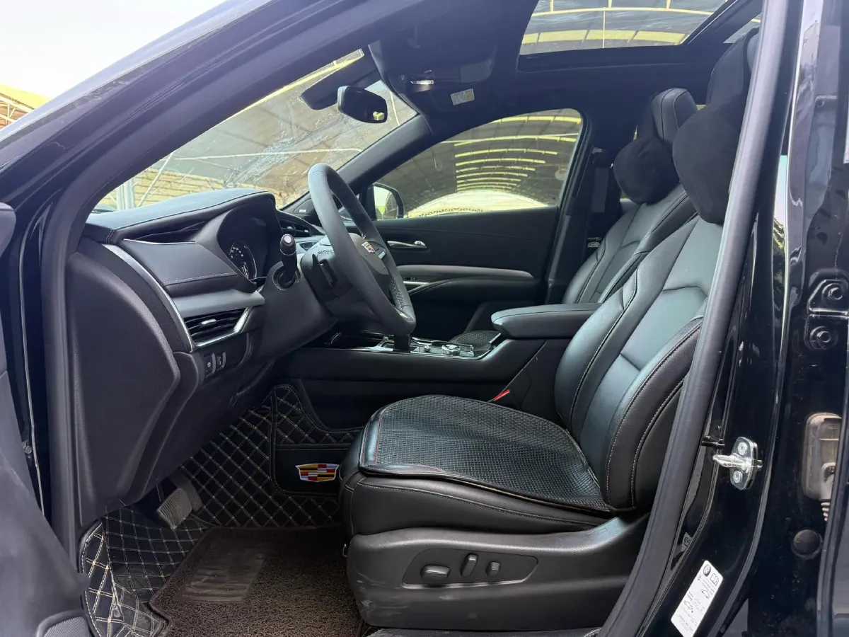 2021 Cadillac XT4 2.0T 237HP L4 9AT,autocango,china used car exporter,china ev exporter,chinese used car exporter,chinese used ev exporter