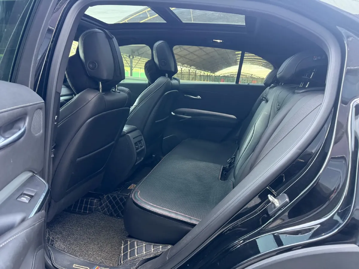 2021 Cadillac XT4 2.0T 237HP L4 9AT,autocango,china used car exporter,china ev exporter,chinese used car exporter,chinese used ev exporter