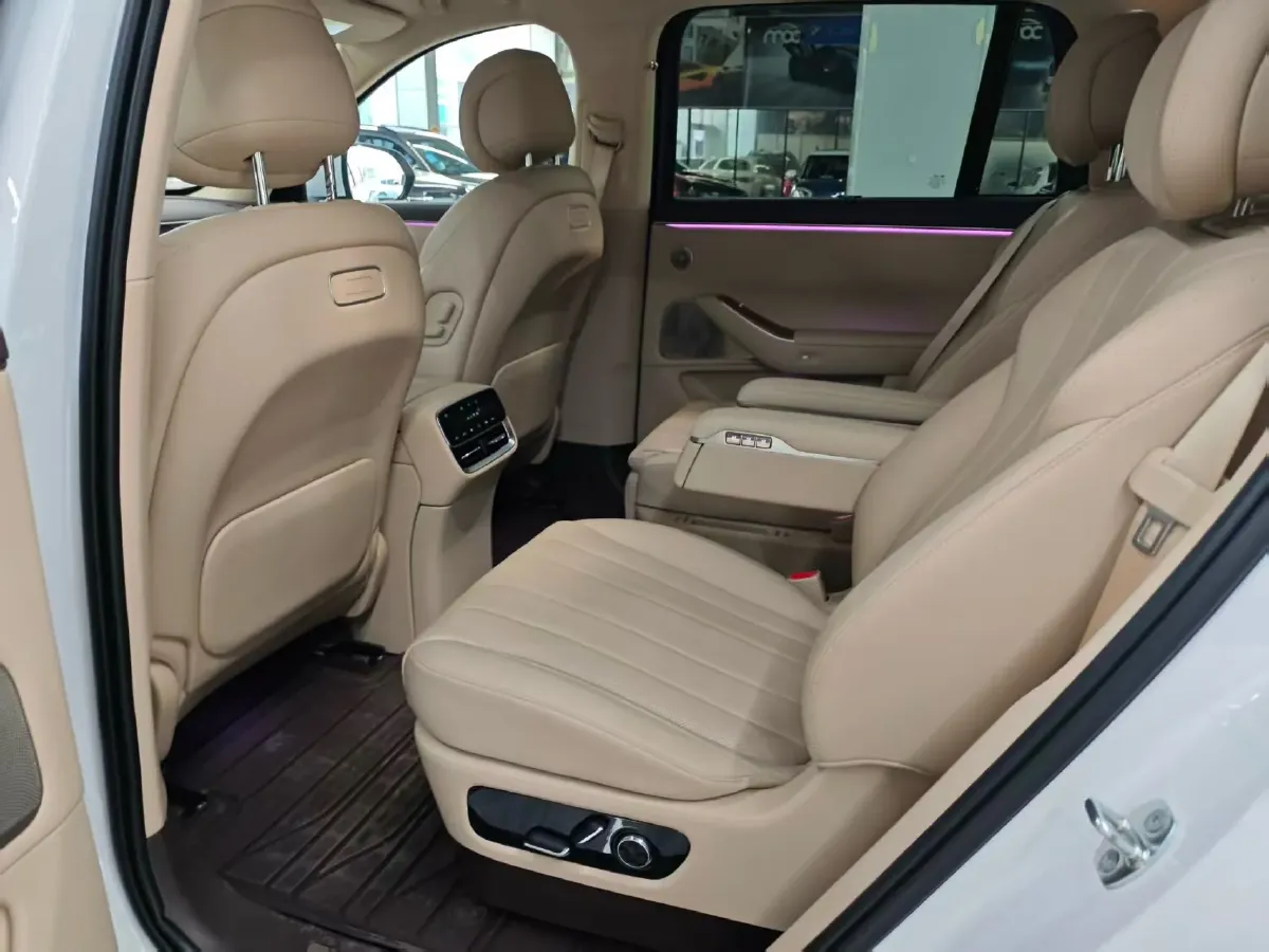 2026 AITO AITO M7 REEV 160HP REEV,autocango,china used car exporter,china ev exporter,chinese used car exporter,chinese used ev exporter