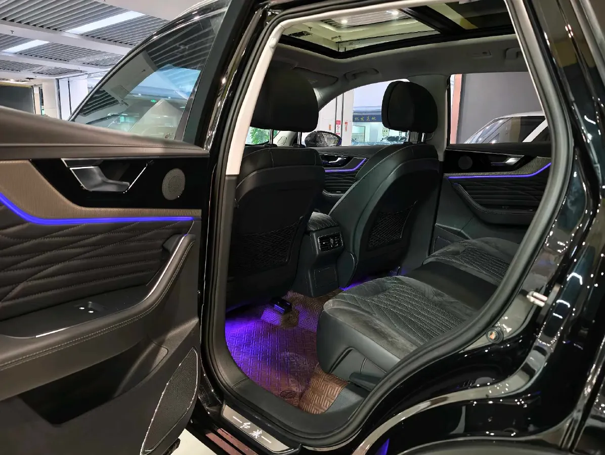 2022 HongQi HS5 2.0T 224HP L4 6AT,autocango,china used car exporter,china ev exporter,chinese used car exporter,chinese used ev exporter