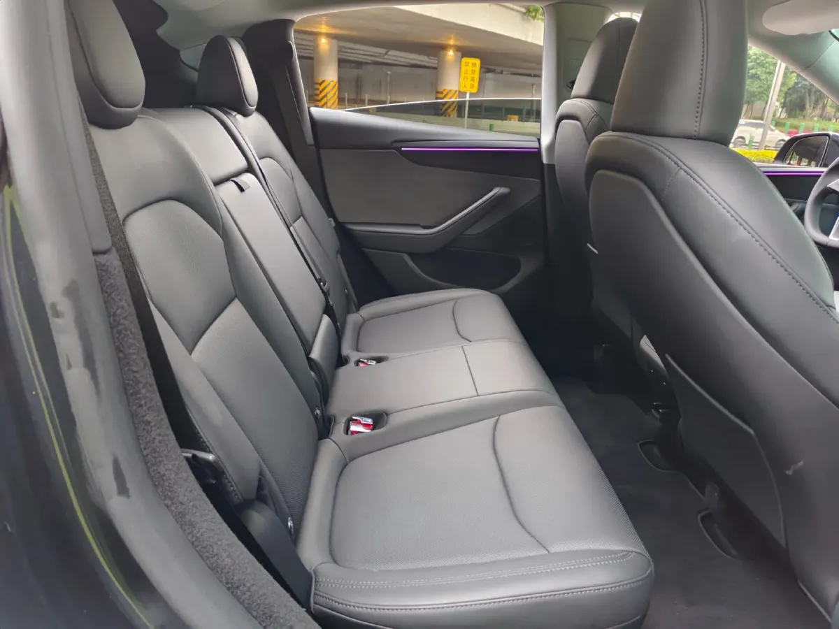 2025 Tesla Model Y BEV 62.5KWH,autocango,china used car exporter,china ev exporter,chinese used car exporter,chinese used ev exporter