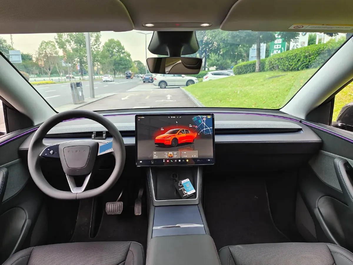 2025 Tesla Model Y BEV 62.5KWH,autocango,china used car exporter,china ev exporter,chinese used car exporter,chinese used ev exporter