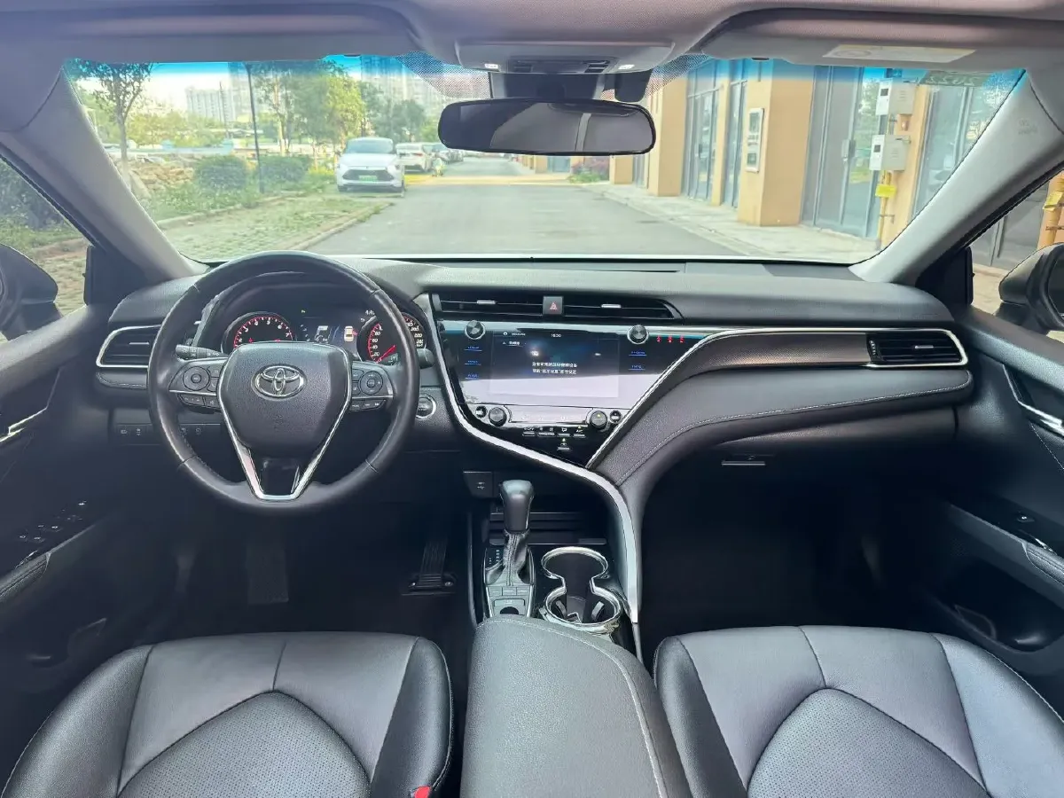 2019 Toyota Camry 2.5L 209HP L4 8AT,autocango,china used car exporter,china ev exporter,chinese used car exporter,chinese used ev exporter
