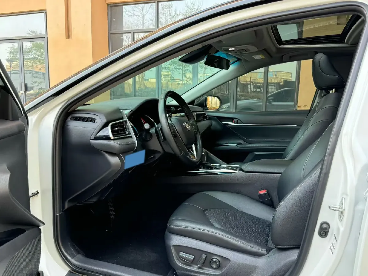 2019 Toyota Camry 2.5L 209HP L4 8AT,autocango,china used car exporter,china ev exporter,chinese used car exporter,chinese used ev exporter