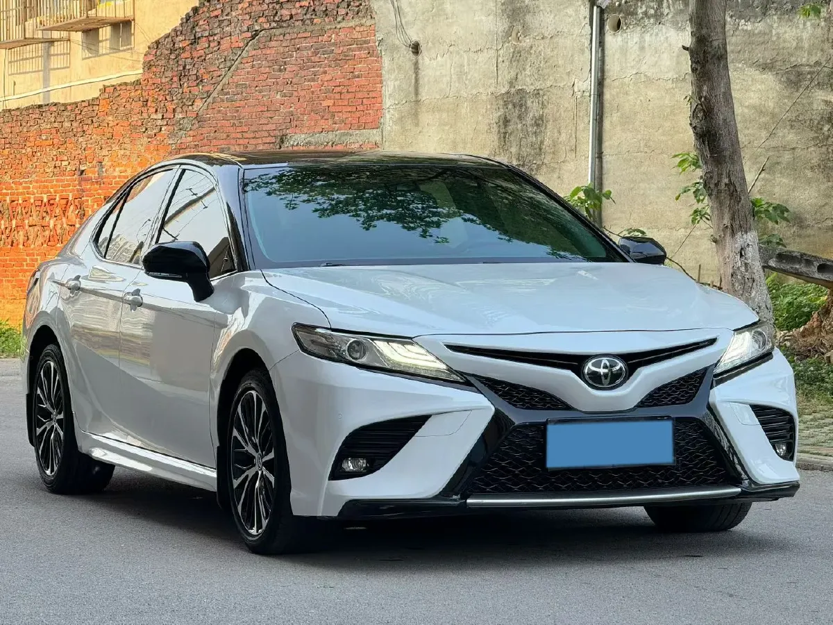 2019 Toyota Camry 2.5L 209HP L4 8AT,autocango,china used car exporter,china ev exporter,chinese used car exporter,chinese used ev exporter