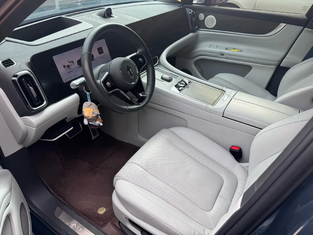 2024 AITO AITO M9 1.5T 152HP L4 REEV 42KWH,autocango,china used car exporter,china ev exporter,chinese used car exporter,chinese used ev exporter