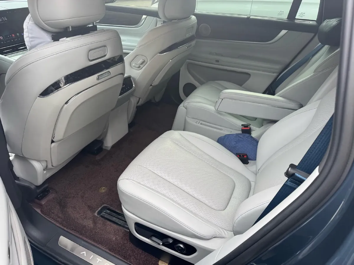 2024 AITO AITO M9 1.5T 152HP L4 REEV 42KWH,autocango,china used car exporter,china ev exporter,chinese used car exporter,chinese used ev exporter